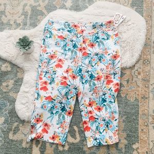 The Pioneer Woman Floral Pull On Capri Pants- Size XL